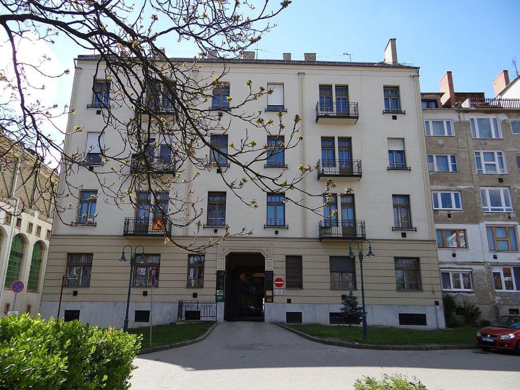 Julia Apartman Miskolc Exterior foto